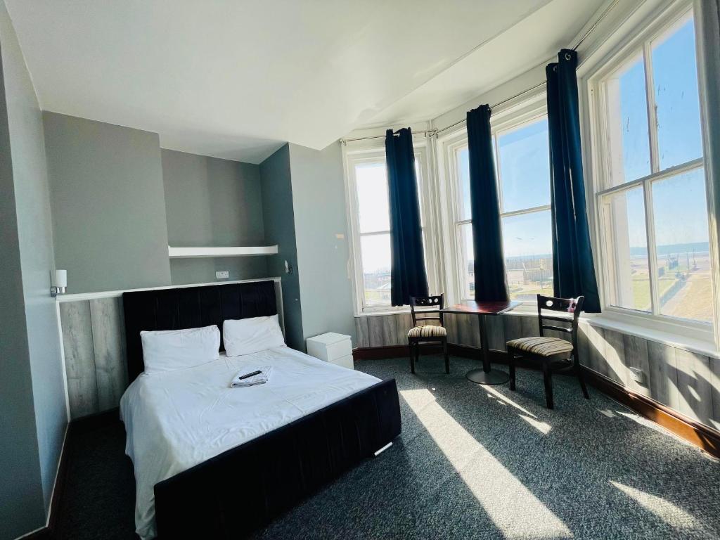 King Double en-suite Back View Room